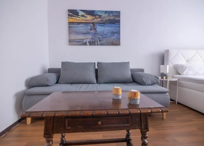 Southern Living By Jr - Visit & Shop In Voesendorf וינה